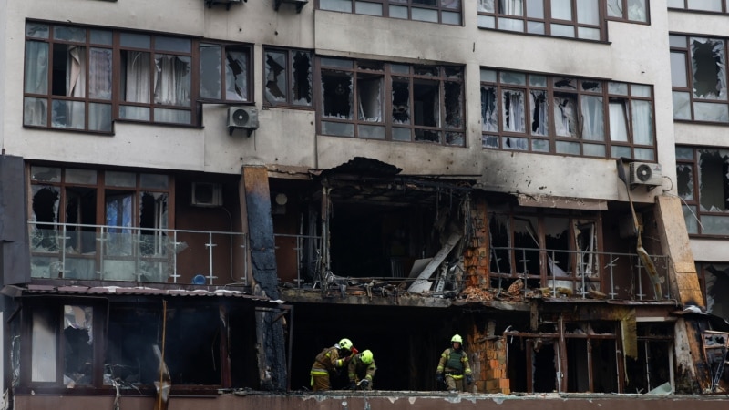Russia Launches Massive Air Attacks On Ukraine Amid Peace Talk Proposal