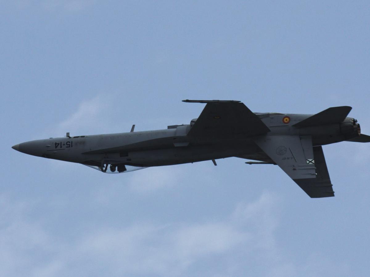 Fighter Jet Performs Terrifying Low Pass in Spain