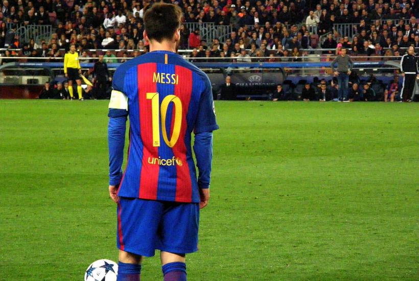 Coldplay’s Kiss Cam Captures Lionel Messi at Concert With His Wife