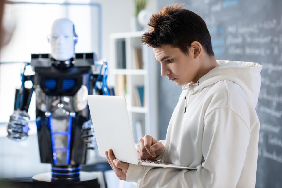 The Impact Of Parasocial Relationships With Anthropomorphized AI
