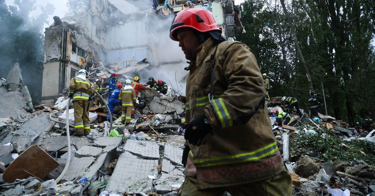 Russian strike on Kyiv kills 7, wounds more than 80 – POLITICO