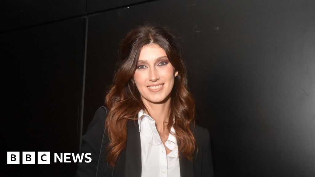 Romance scam victim travels 700km ‘to marry French beauty queen’