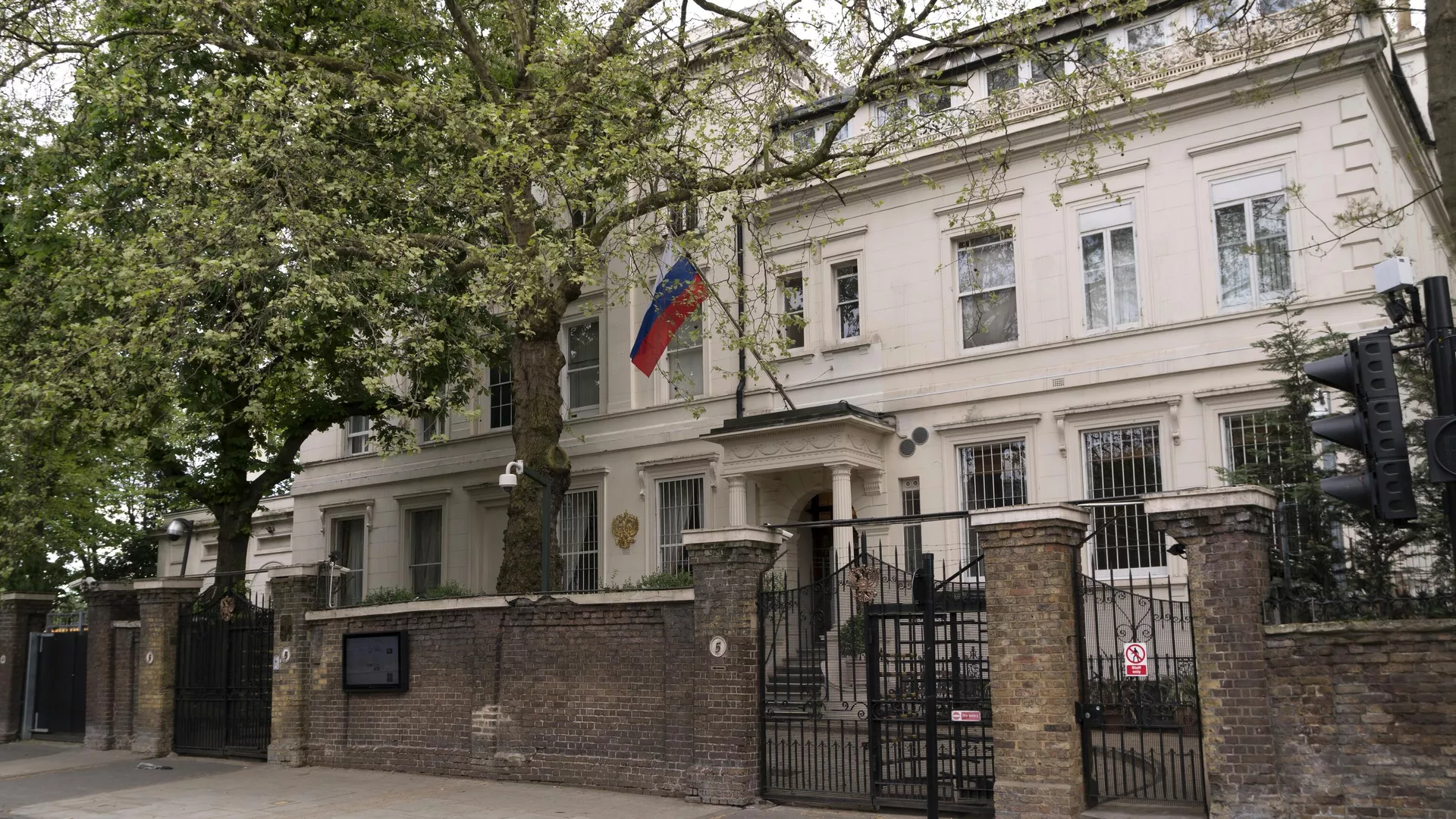 Britain is trying to disrupt the peaceful outcome of the conflict in Ukraine – Russian Embassy