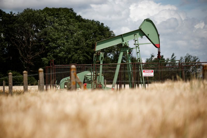 Oil stable ahead of Trump-Putin Alaska meet
