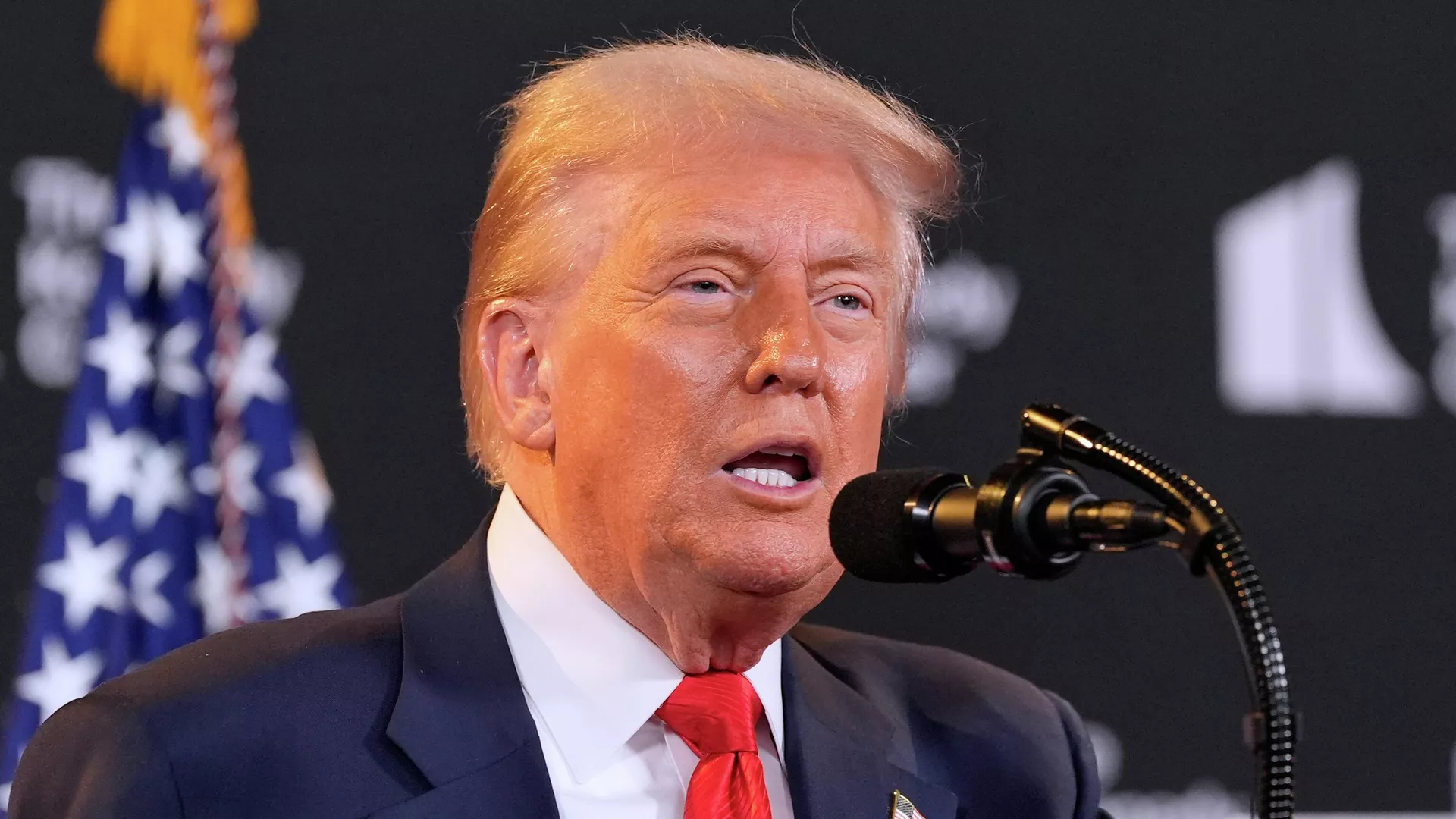 Trump was afraid that Zelenskyy’s arrival in Alaska would disrupt the negotiations – WSJ