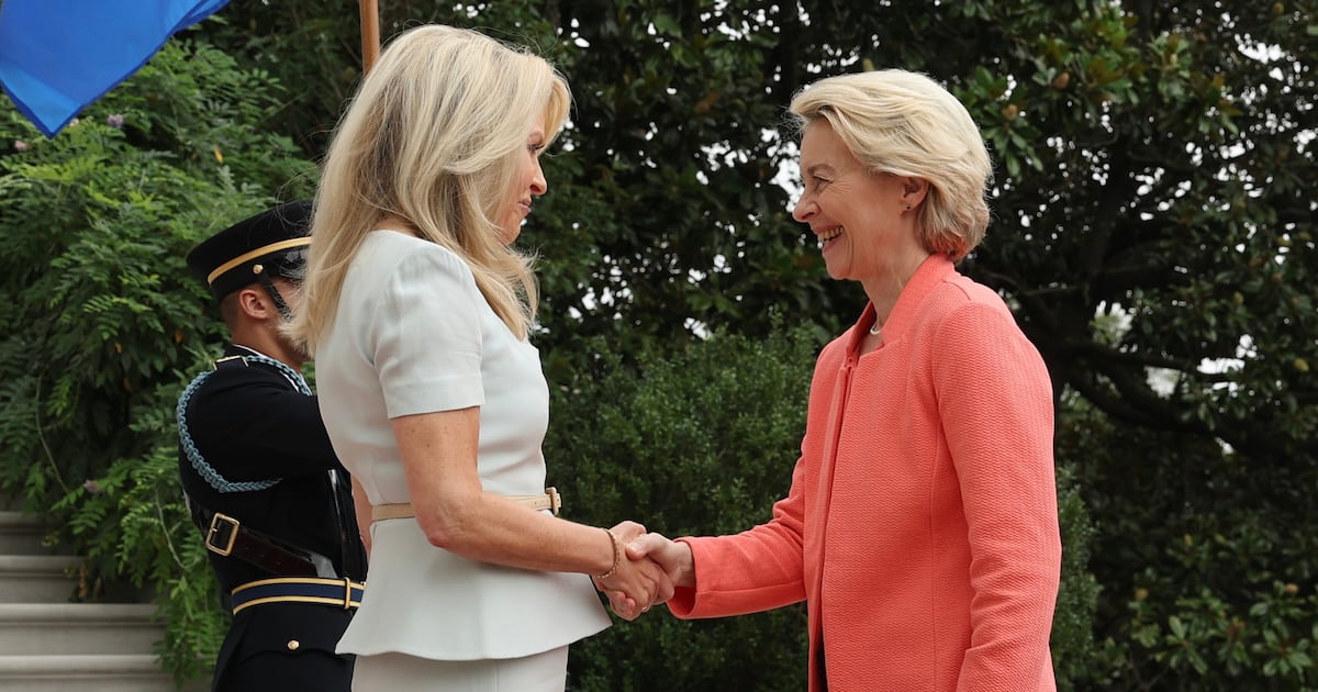 Trump Snubs Greatest Allies With Greeting From Fox News Star