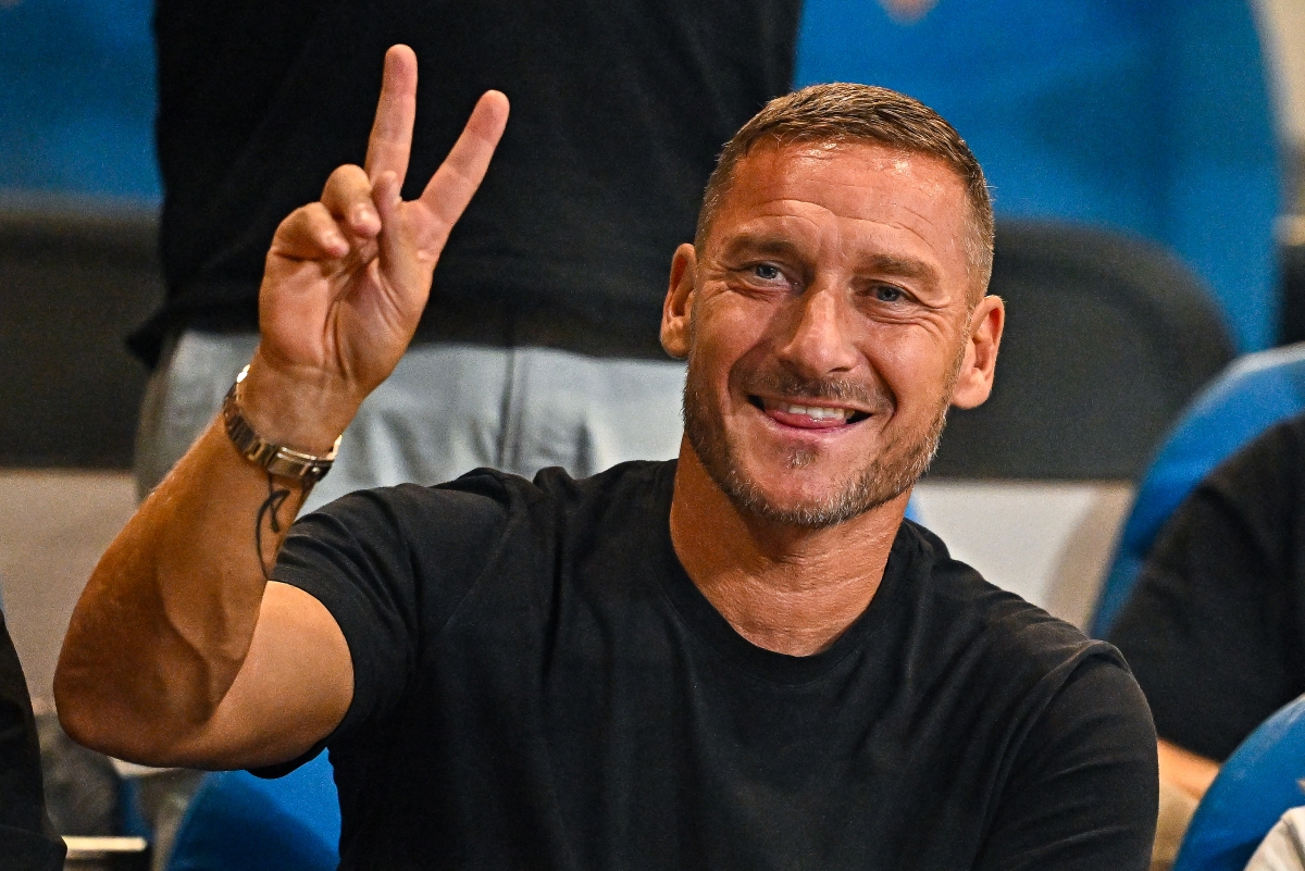 Totti faces furious criticism over planned visit to Russia
