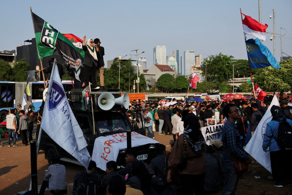 What to know about Indonesia’s deadly nationwide unrest over lawmakers’ perks