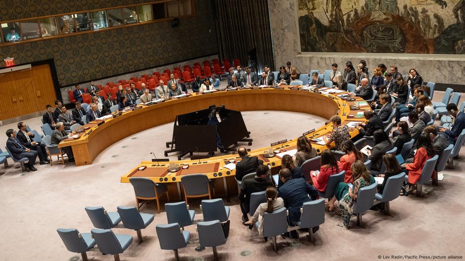 Security Council to meet over Russian jets – DW – 09/23/2025