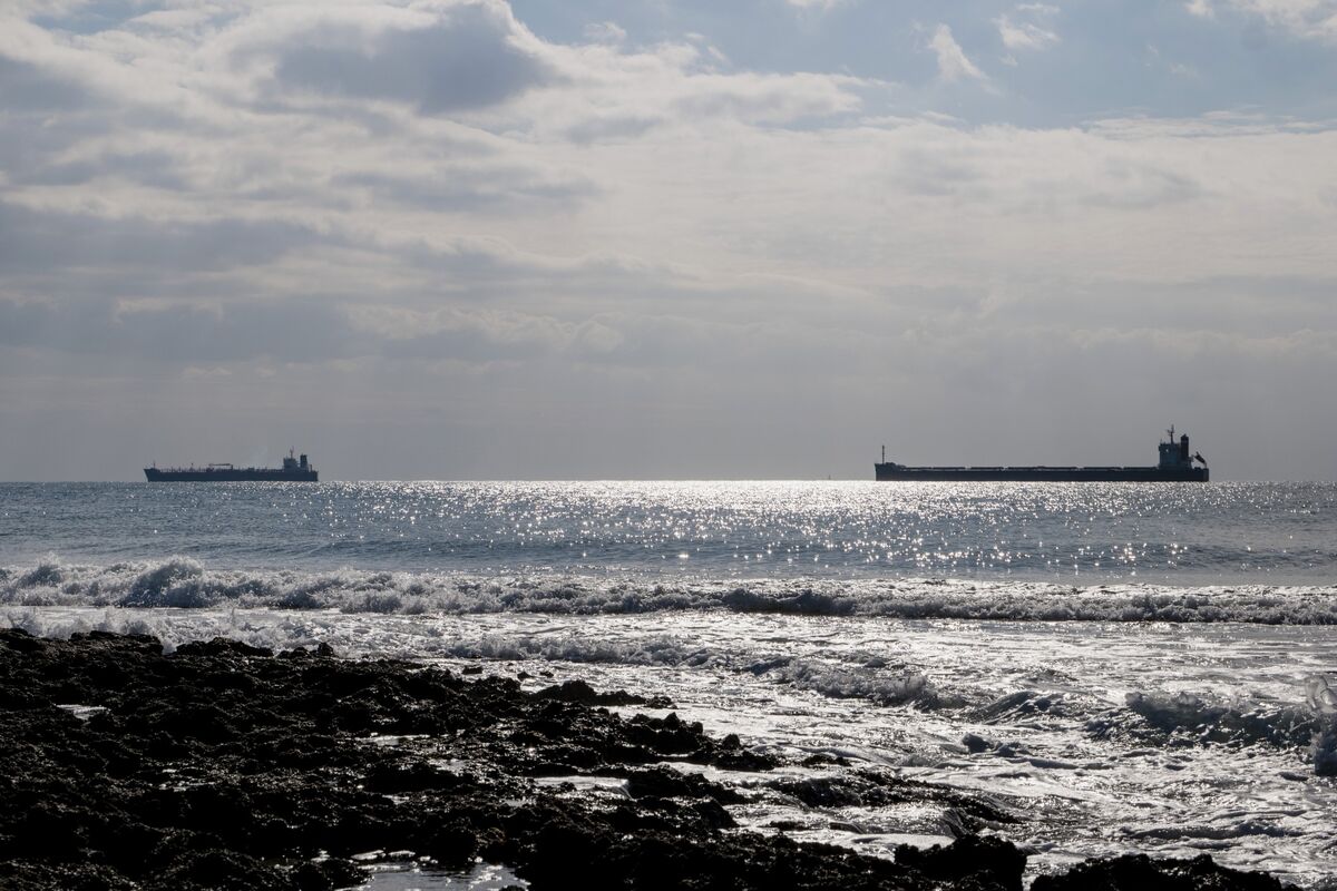 Russia’s Oil Exports Shrug Off Trump’s Pressure on Overseas Buyers