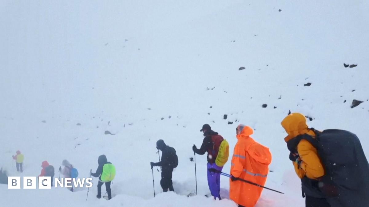 Mount Everest: More than 200 hikers still stranded after blizzard hits Mount Everest – follow live
