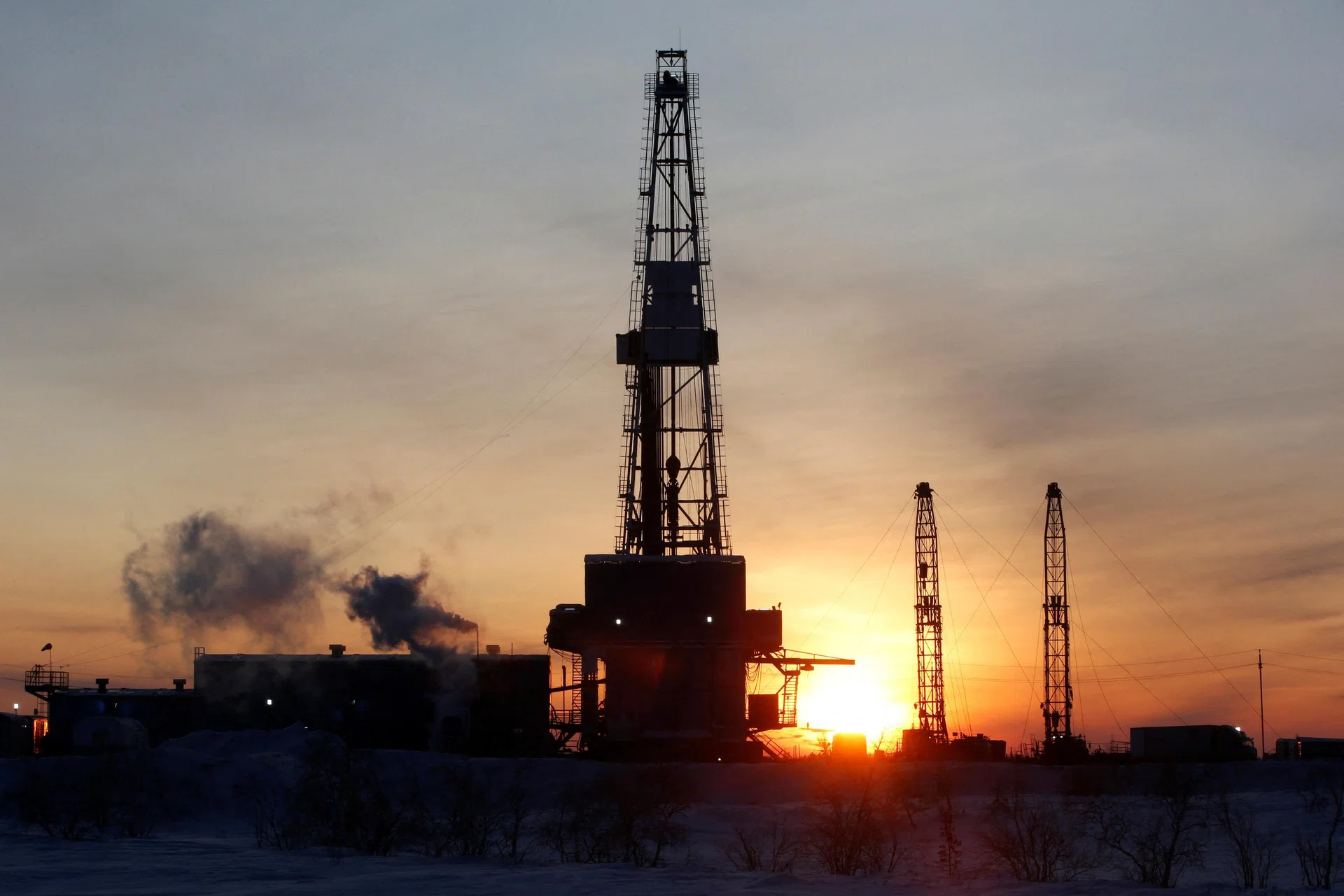 Oil slips on scepticism about US commitment to Russian oil sanctions