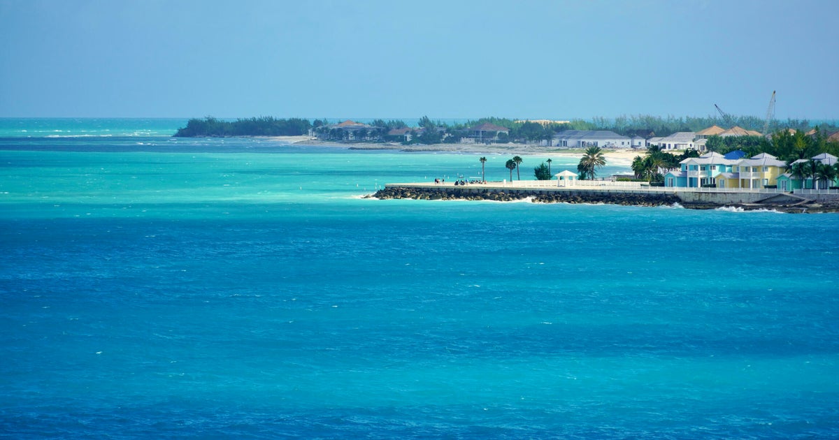 8 Americans arrested as Bahamas police seize guns and cash from docked boat