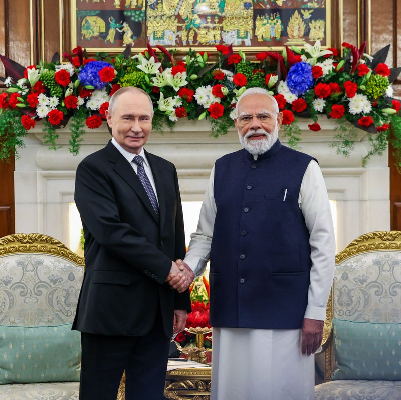 India, Russia vow $100 bn trade by 2030, say won’t halt crude biz