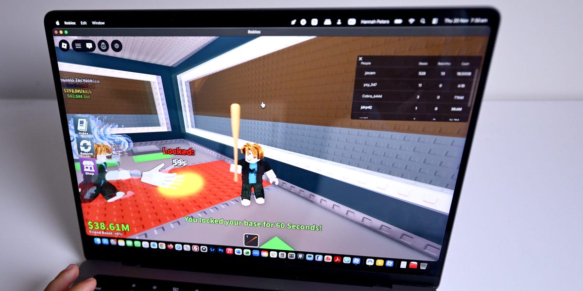 Russia Blocks Roblox and Snapchat, Citing ‘Terrorist Activities’