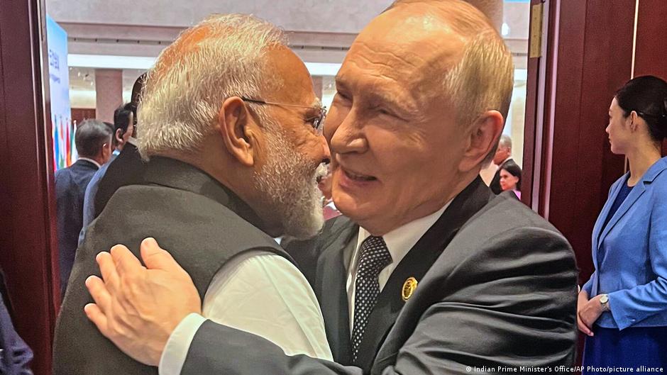 Putin’s India visit tests New Delhi’s balancing act with US – DW – 12/04/2025