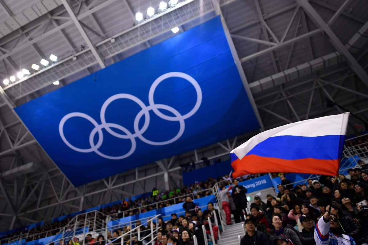 Russian and Belarusian athletes should compete under national flags at youth level, says IOC