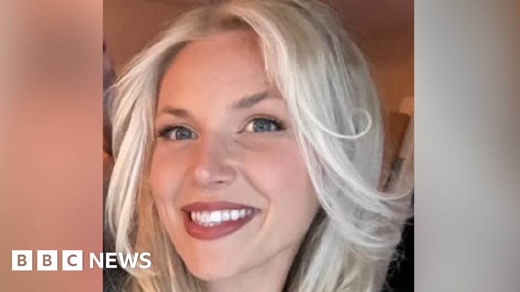 ‘Twerking’ police officer sacked for groping colleagues at party