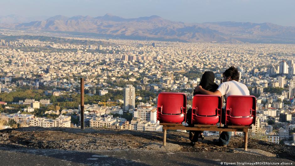 A mosaic state rife with internal conflicts