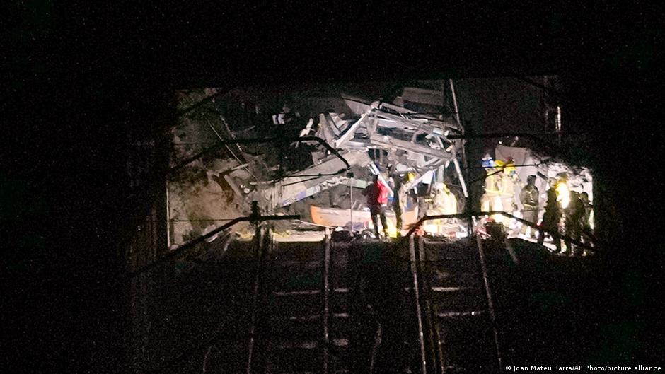 Driver killed, passengers injured in new train crash