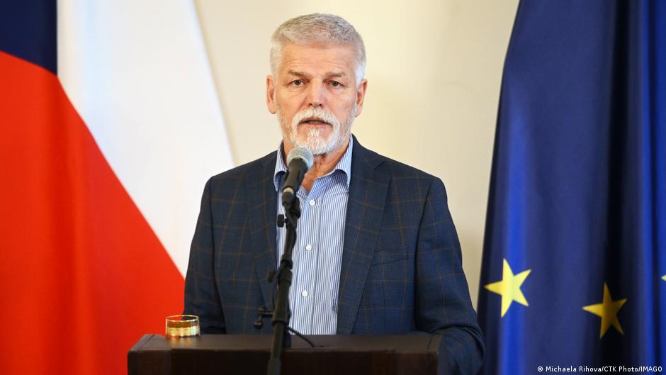 Feud between president and government intensifies