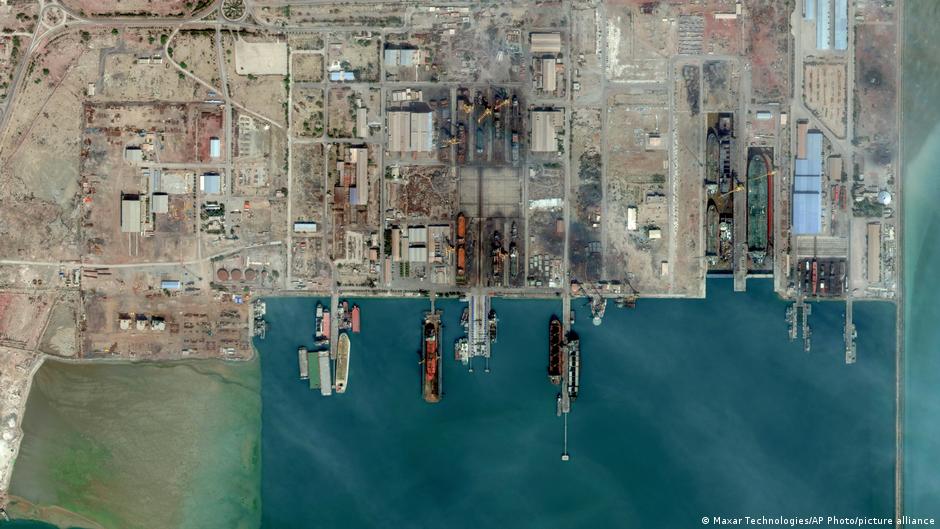 1 killed after explosion hit Bandar Abbas Port