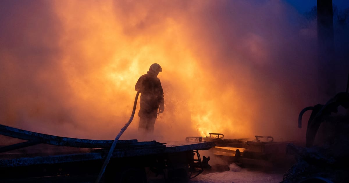 Russia unleashes ‘brutal’ strike on Ukraine as peace talks continue – POLITICO