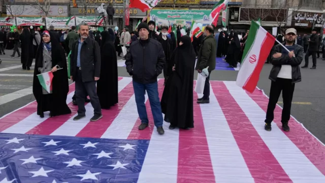 Trump plans military operation to change power in Iran – NYT