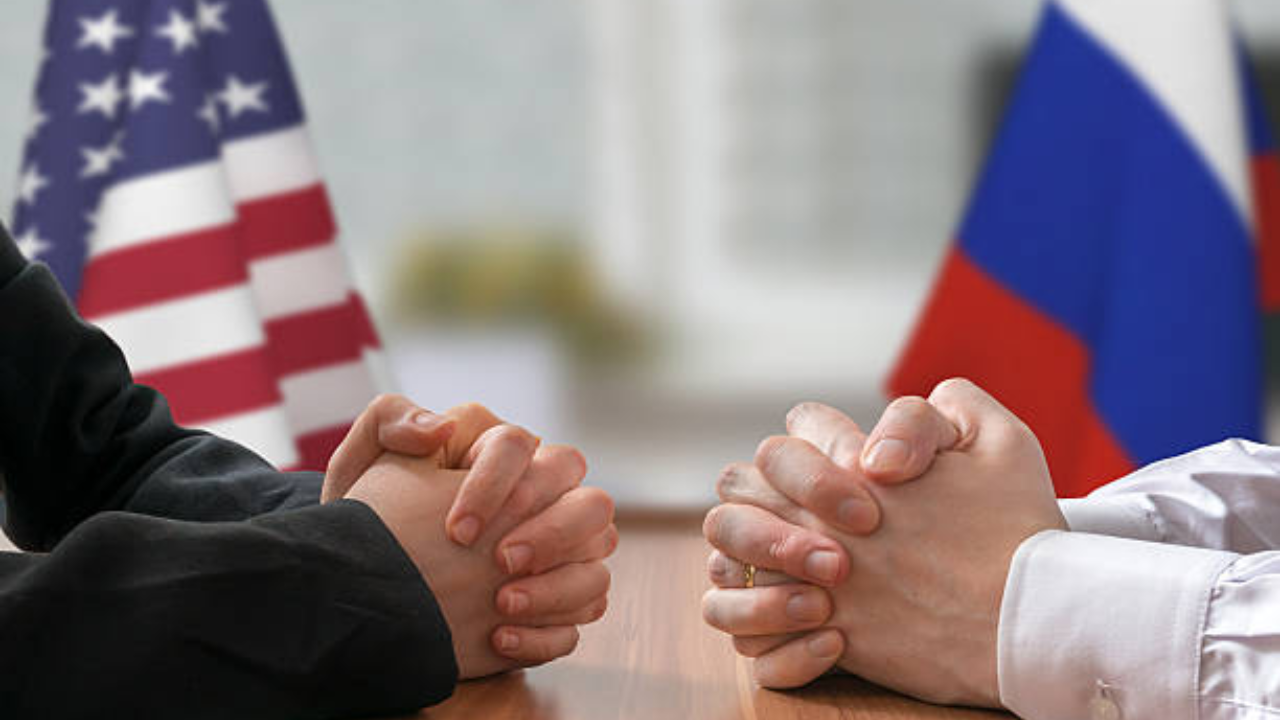 Kremlin Floats Oil & Gas Partnership With Washington – Is Russia Planning To Return To US Dollar? – Times Now