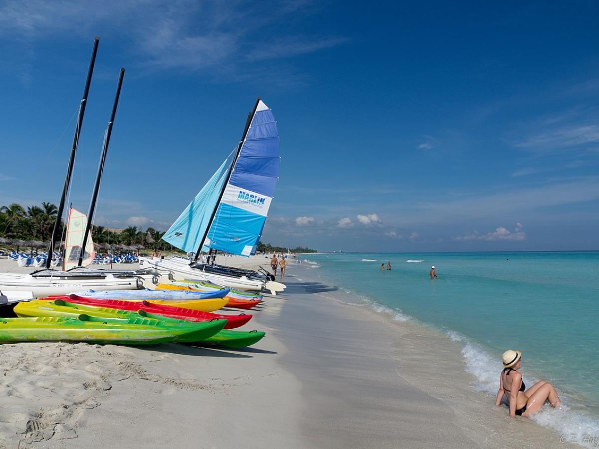 Russia Starts Evacuating Tourists from Cuba Amid Fuel Crisis