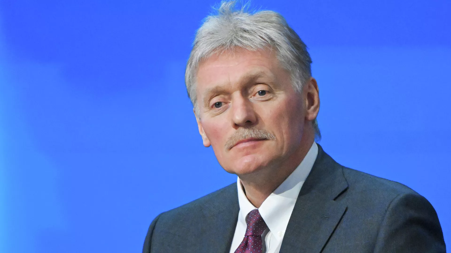 Peskov confirmed Putin’s position to hold a meeting with Zelenskyy in Moscow