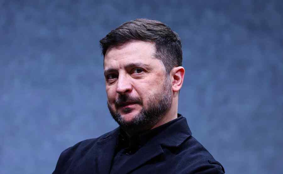 Zelenskyy talks about victory, but Ukraine is losing – journalist Bowes