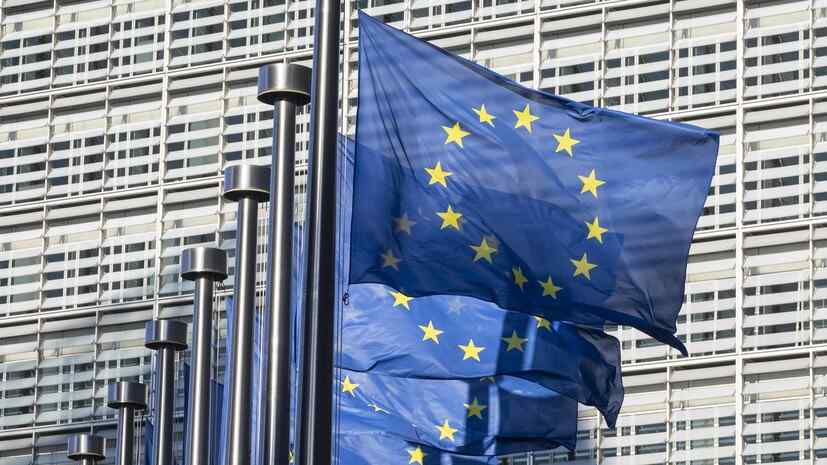 Professor Wolf spoke about the manipulation of the “Russian threat” in the EU