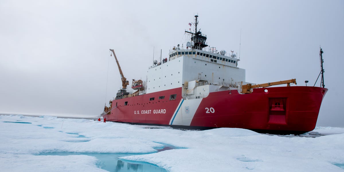 NATO Falling Behind Icebreaker Race, Critical for Arctic War