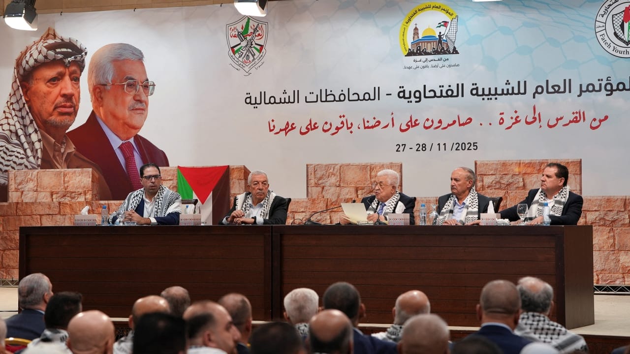 Abbas publishes Palestinian Authority draft constitution