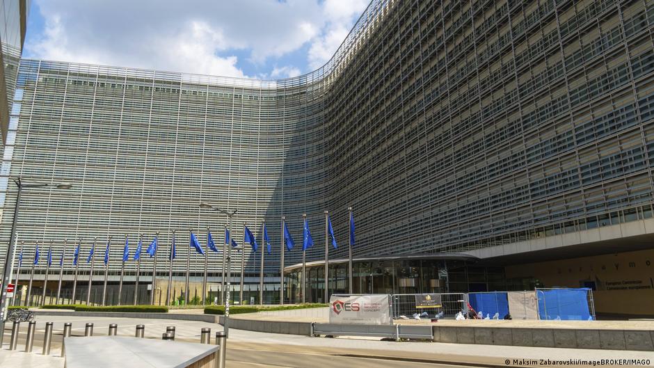 Police search European Commission buildings
