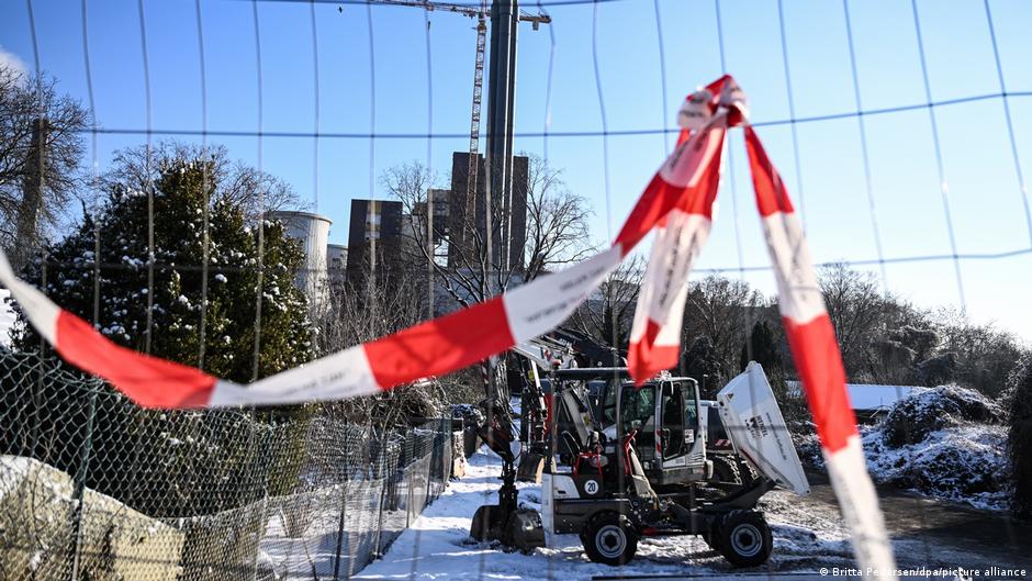 Germany news: Police receive tips over Berlin grid sabotage – DW.com