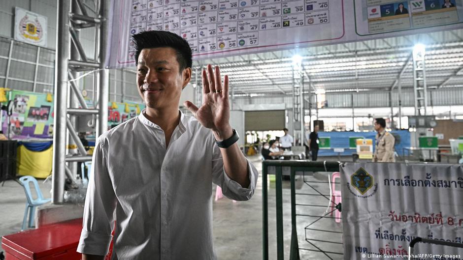 Vote counting underway in 3-way race
