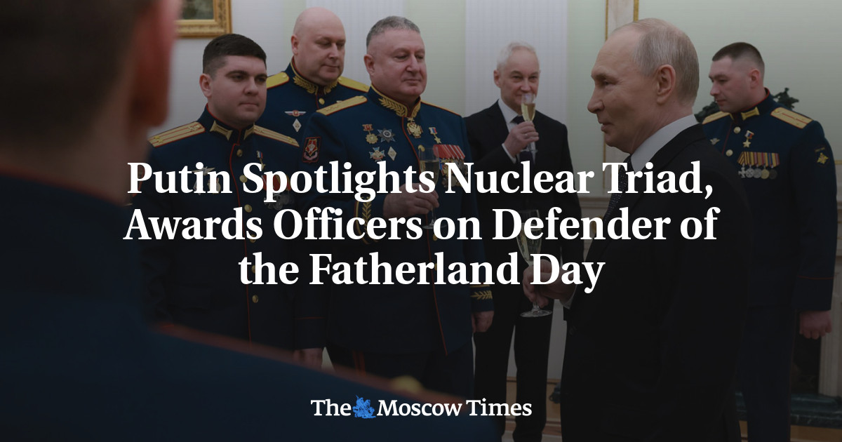 Putin Spotlights Nuclear Triad, Awards Officers on Defender of the Fatherland Day