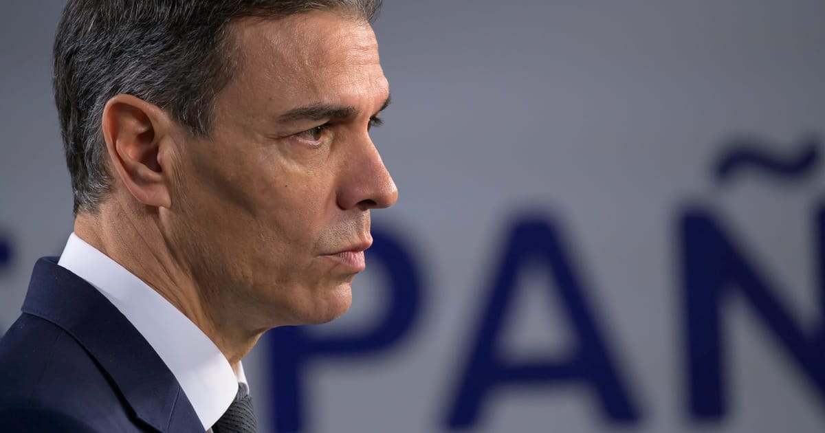 Spain moves to ban under-16s from social media – POLITICO