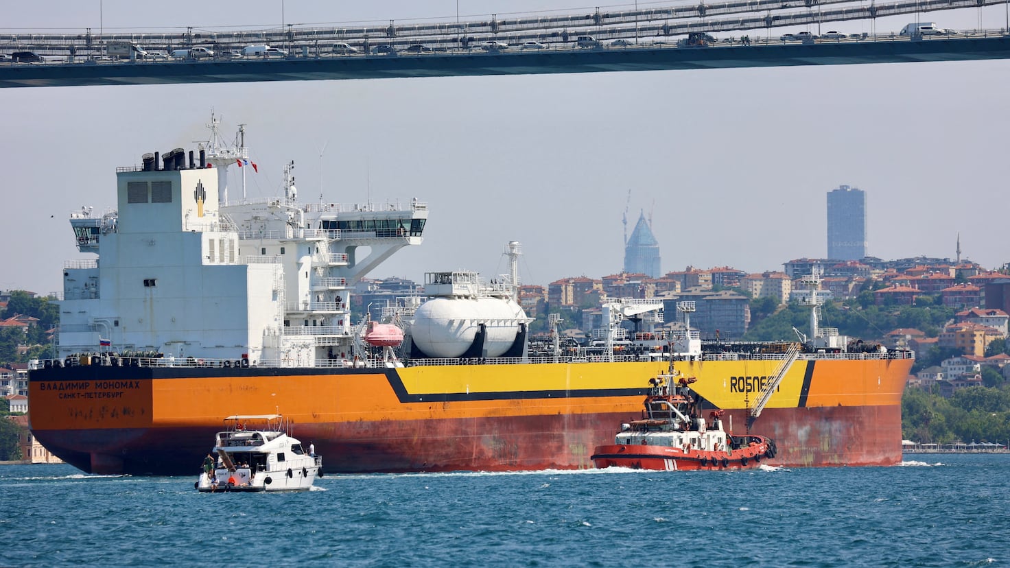 A setback for Russia’s ‘flagship’ industry: the oil business collapses