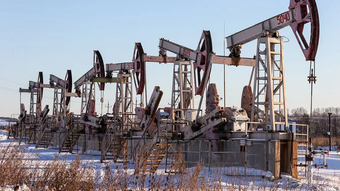 Russia’s Oil Sector Faces Its Deepest Crisis in Decades