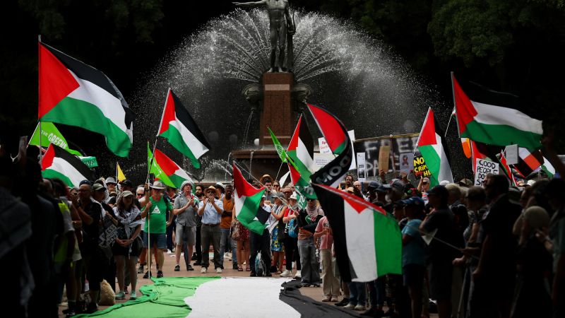 Israel’s president to mourn antisemitic massacre in Australia, where fury over Gaza still divides