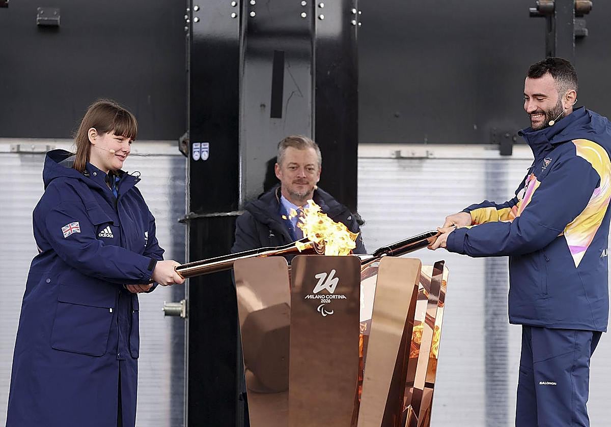 Russia Returns to Parade, Reopening Sports Wounds