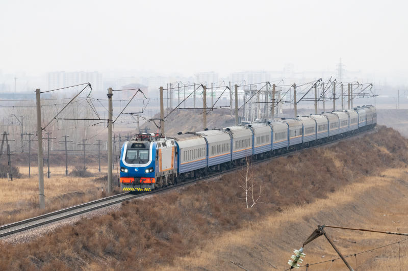 Iran, Russia sign documents on railway construction within North-South corridor