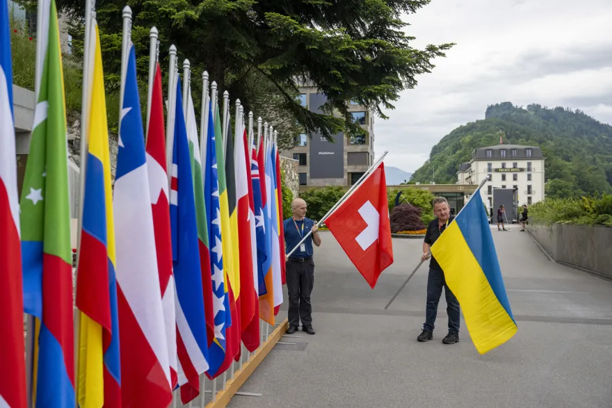 Switzerland has expressed its willingness to host a new round of negotiations on Ukraine