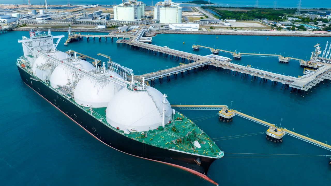 Russian LNG imports to Europe rise despite EU exit plans – TVP World