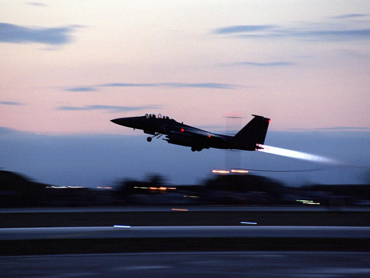 Video Shows Pilot of Downed F-15 Fighter in SUV Trunk