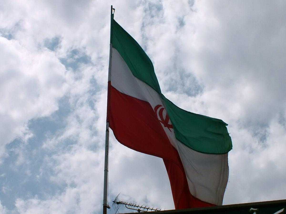 Iran Warns of Strike on Dimona Reactor if Israel Attempts Regime Change