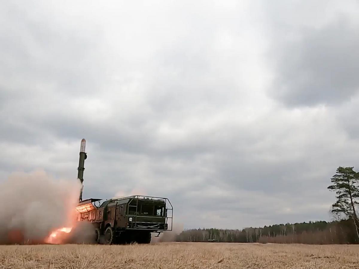 Iskander Missile Filmed Flying Over Kyiv